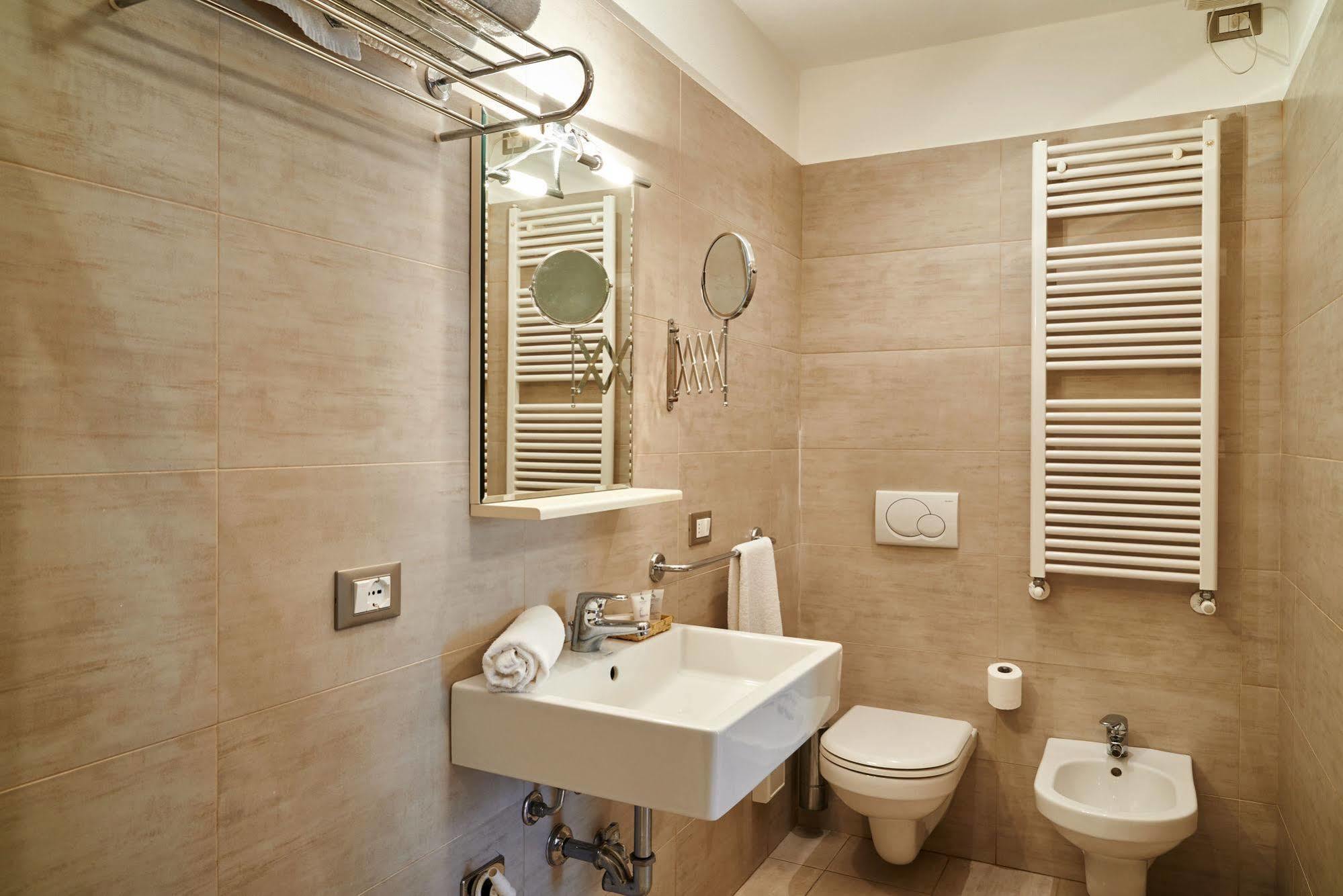 Antico Borgo Aparthotel Бергамо Екстериор снимка