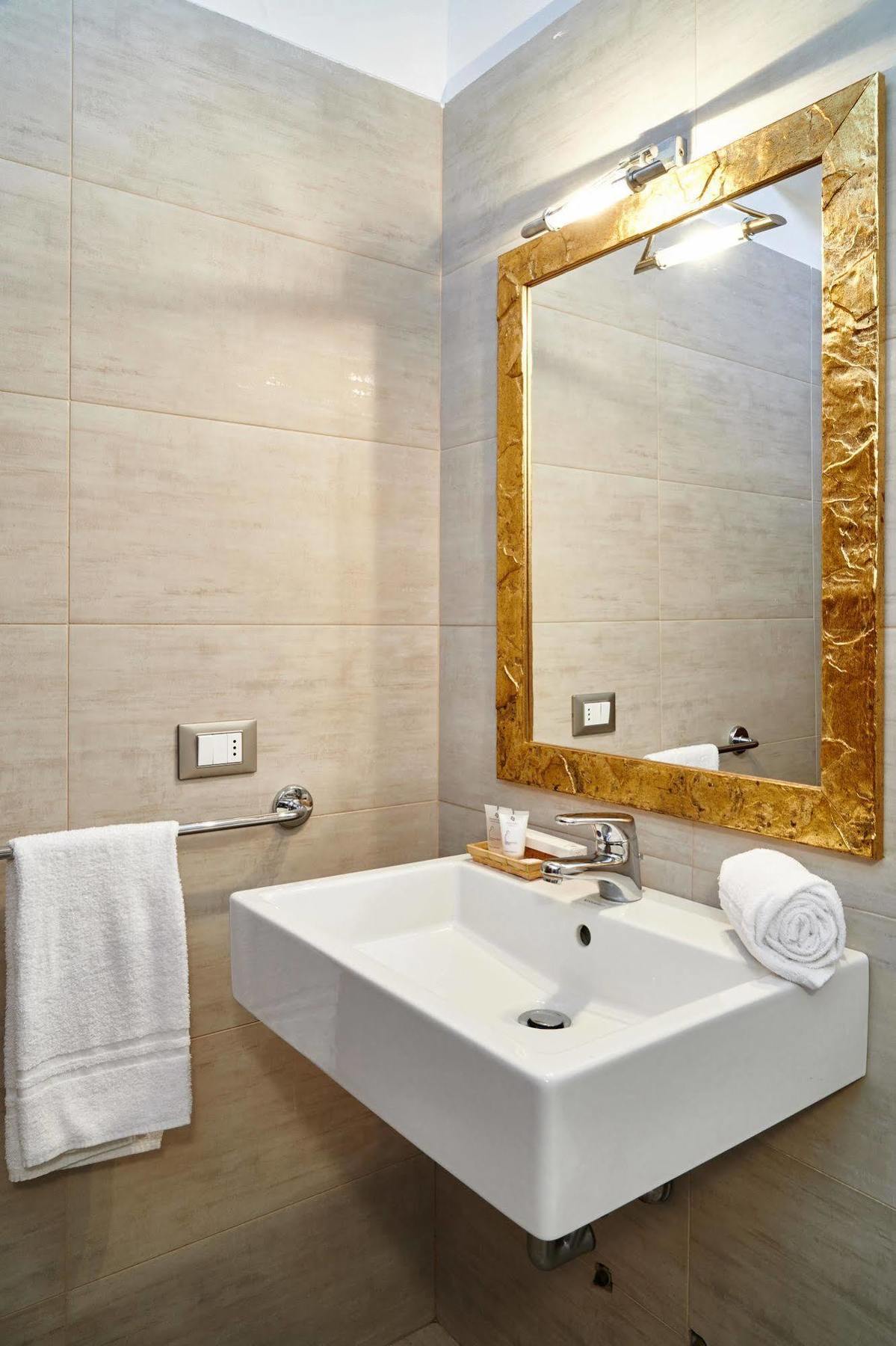 Antico Borgo Aparthotel Бергамо Екстериор снимка